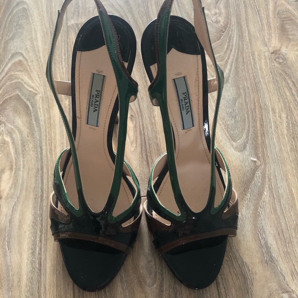 Prada heels in very good condition, worn only once
